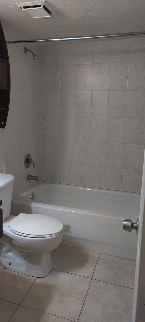 Building Photo - Ground floor 2 bedroom condo