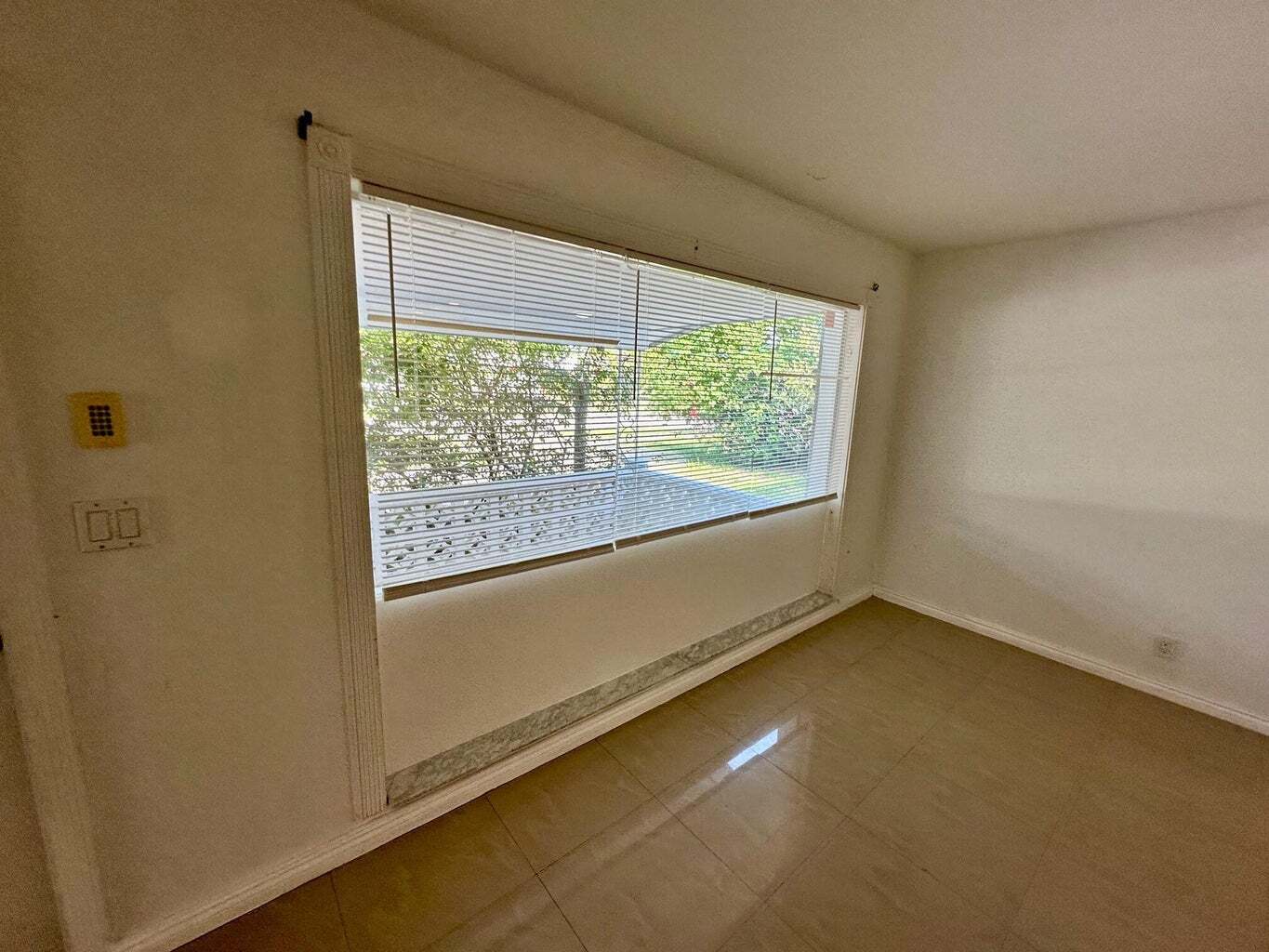 Building Photo - 308 SE 12th St