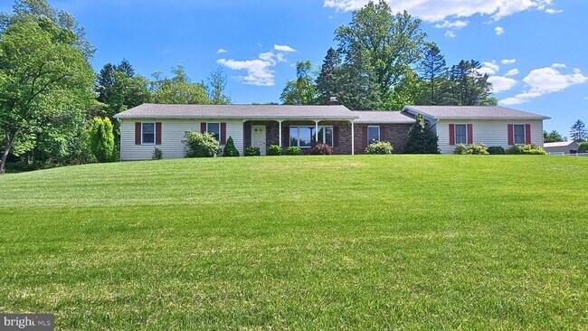Building Photo - 2810 County Line Rd
