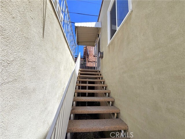 Building Photo - 121 W Lomita Ave