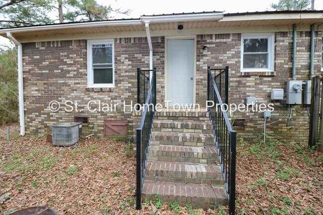 Building Photo - Cute Duplex Close to Pell City