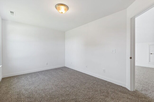 Building Photo - 429 Guethlein Dr