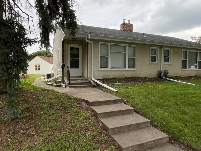 Building Photo - 882 Weeks Ave SE