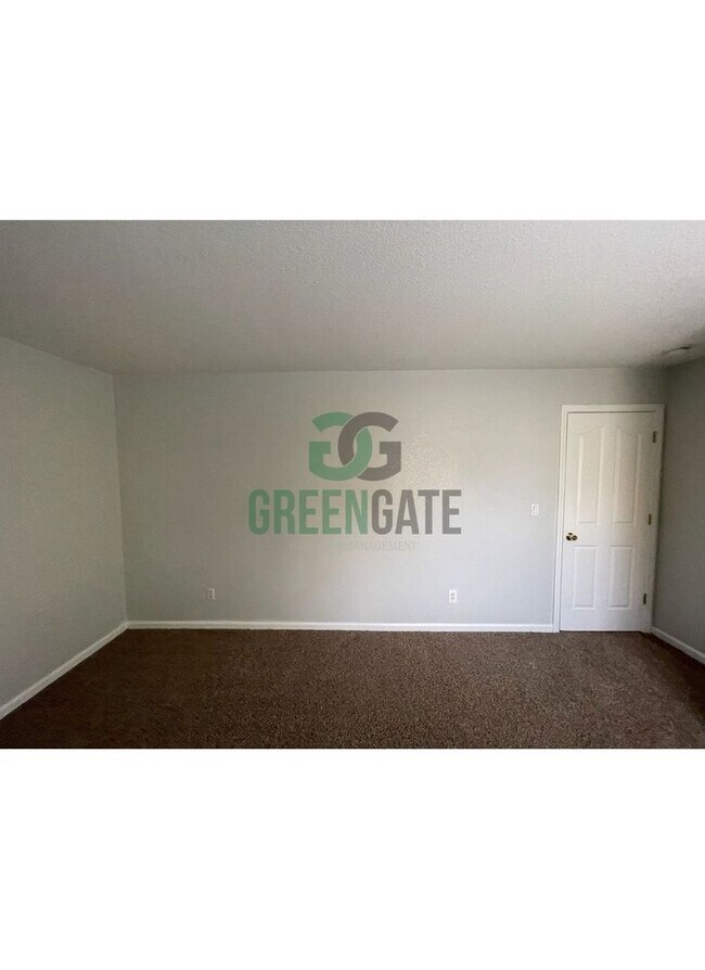 Building Photo - Two story 4 bedroom, 2.5 bath home in Stockton! AVAILABLE NOW!!