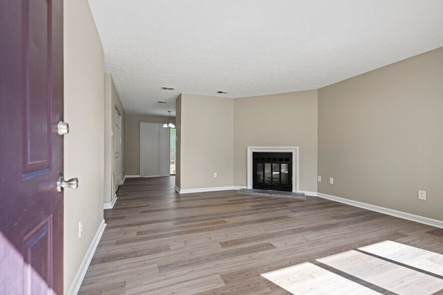 Building Photo - 3409 Woodspring Dr