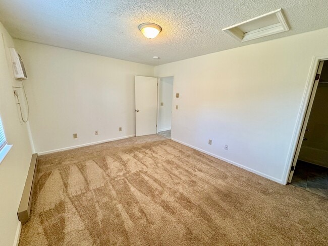 Building Photo - 712 Patton Cir
