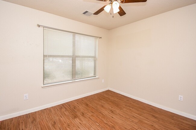 Building Photo - 29223 Legends Bluff Dr