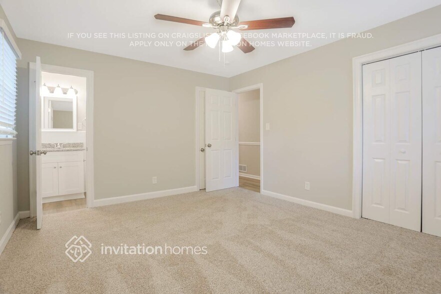 Building Photo - 1801 Romans Dr