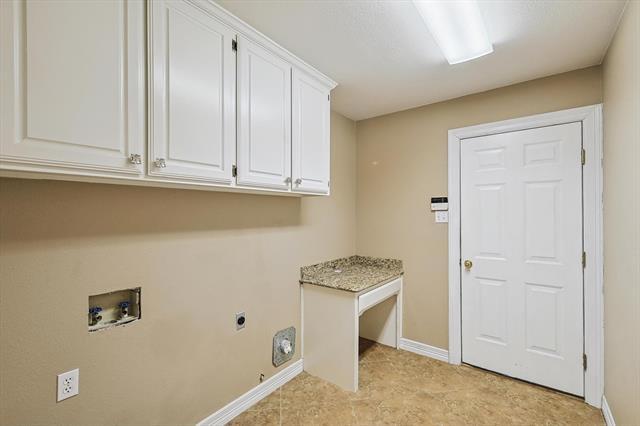 Building Photo - 7009 Oak Hills Ct