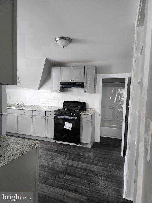 Building Photo - 108 S New Broadway