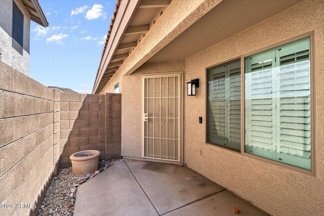 Building Photo - 2212 E Vista Bonita Dr