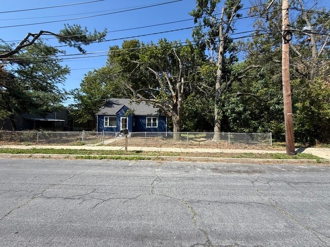 Building Photo - 428 3rd Ave