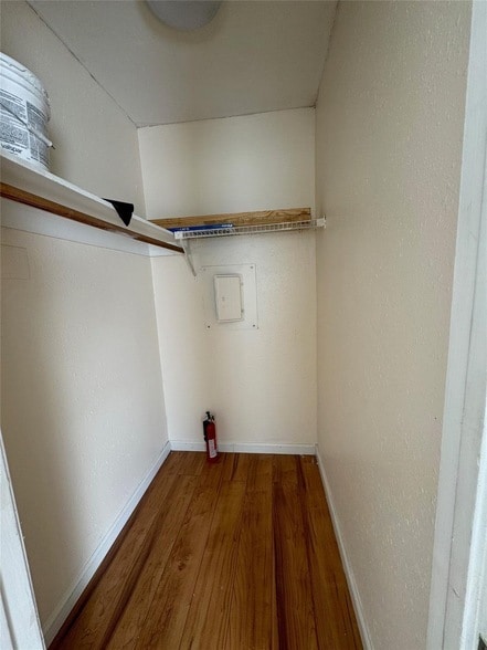 Building Photo - 9801 Walnut St