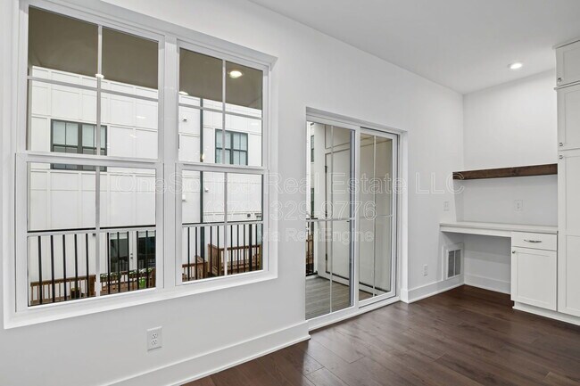 Building Photo - 201 New St