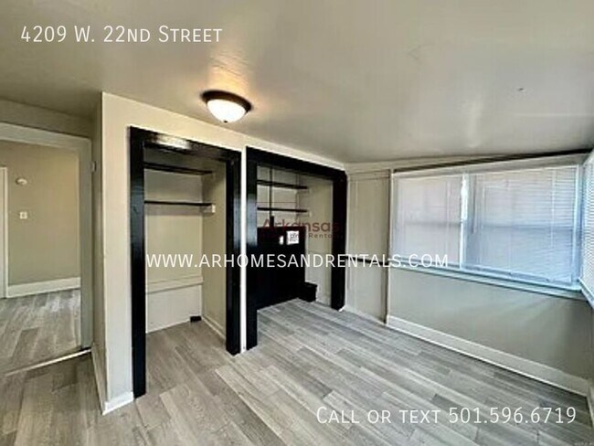 Building Photo - 4209 W 22nd St