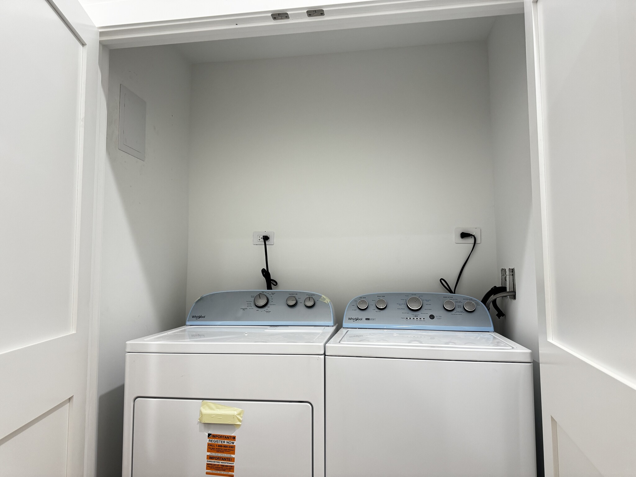 Building Photo - 2425 W Cortez St