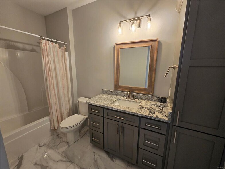 Building Photo - 61 Main St