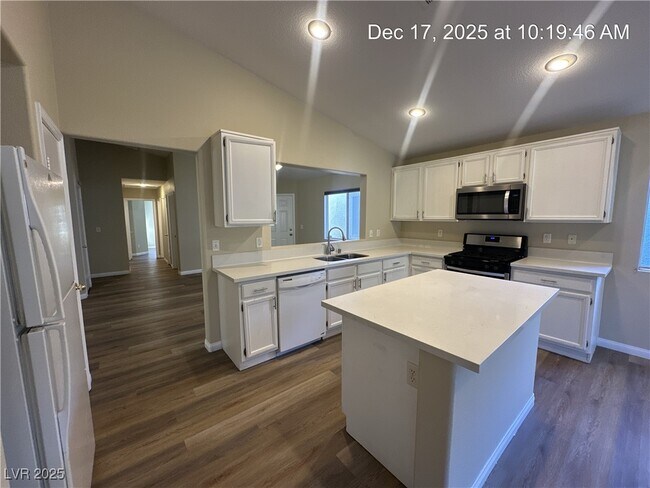 Building Photo - 6009 Kitamaya St