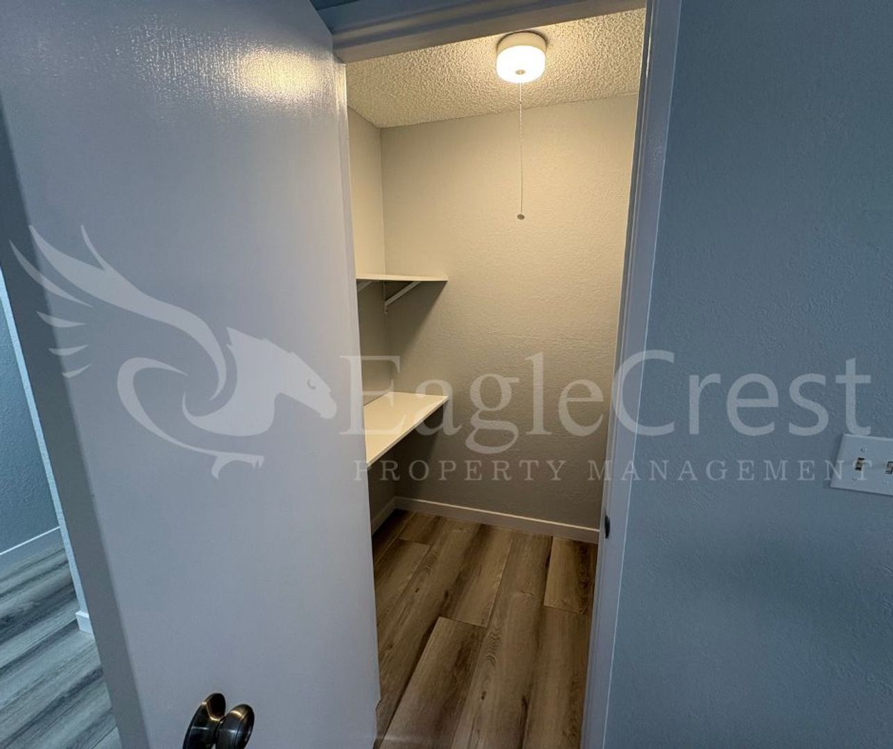 Building Photo - 320NEC