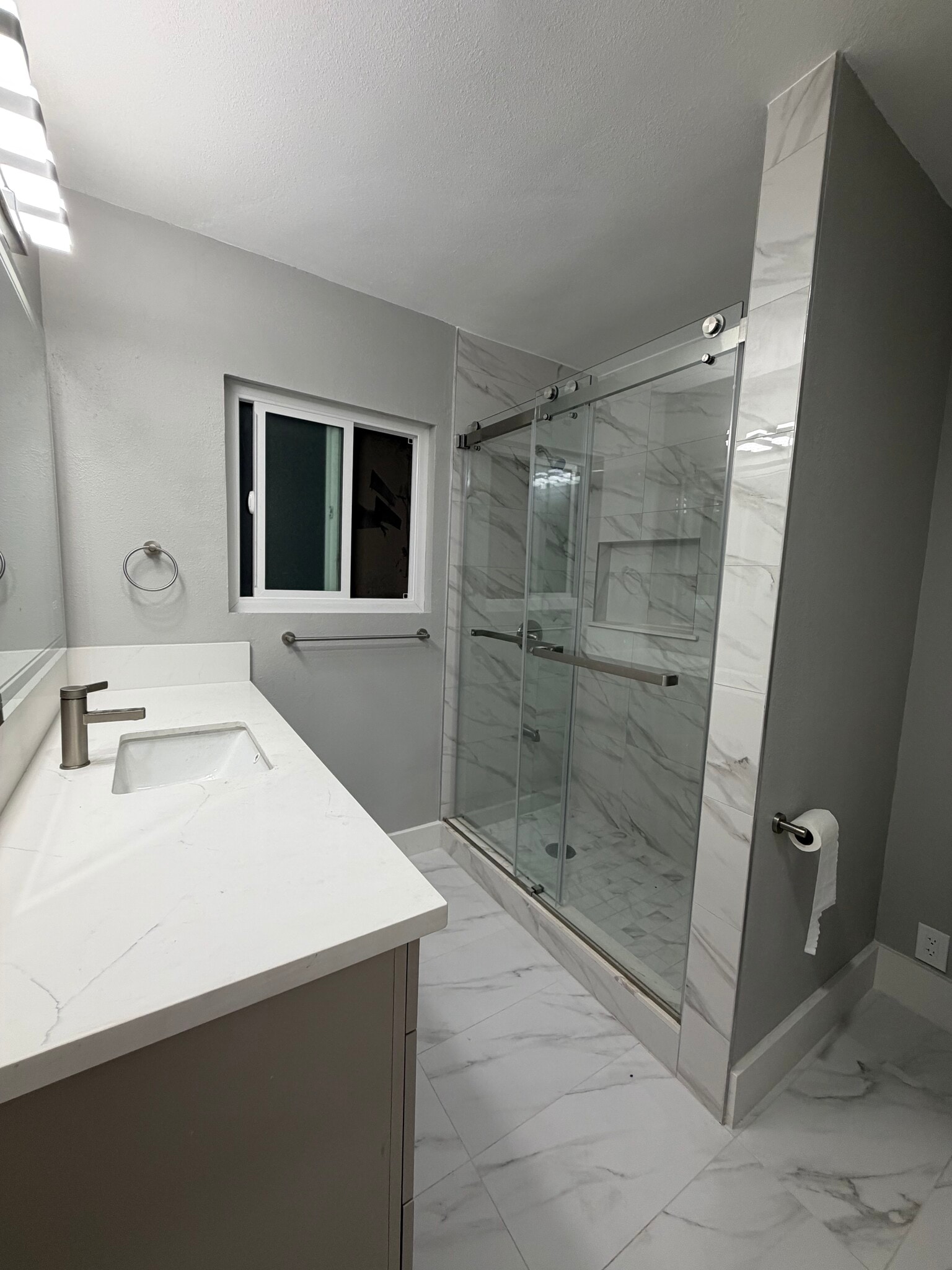 Bathroom - 1483 Allison Ave