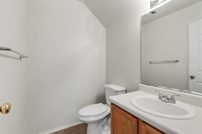 Building Photo - 1815 Brentwood Dr