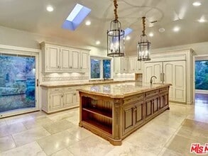 Building Photo - 1681 Stone Canyon Rd