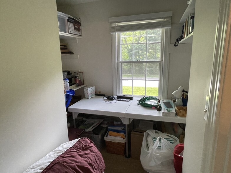 small office room - 725 Purdue St
