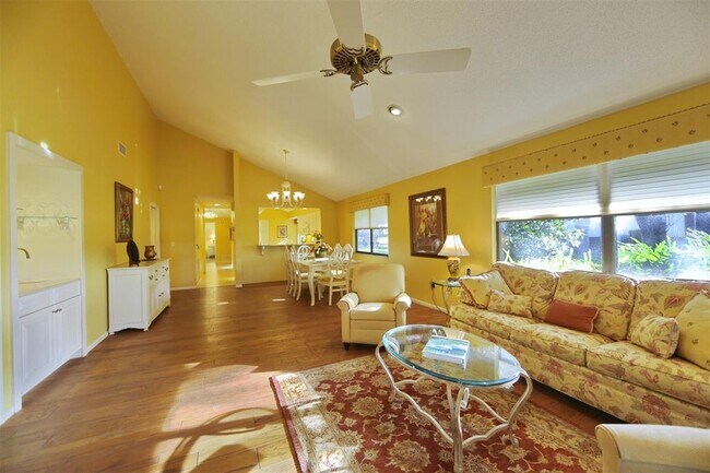 Building Photo - 5728 Doral Dr