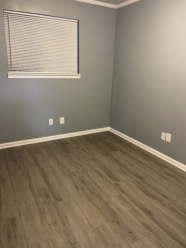 Building Photo - 2501 Havard Rd