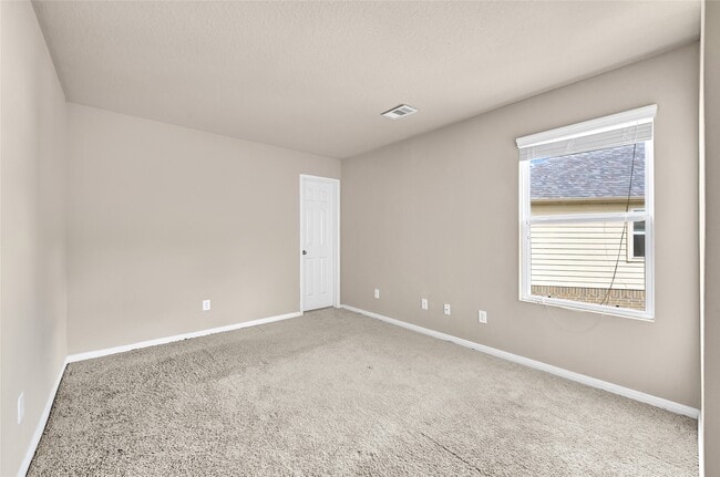 Building Photo - 3007 Apple Dale Dr