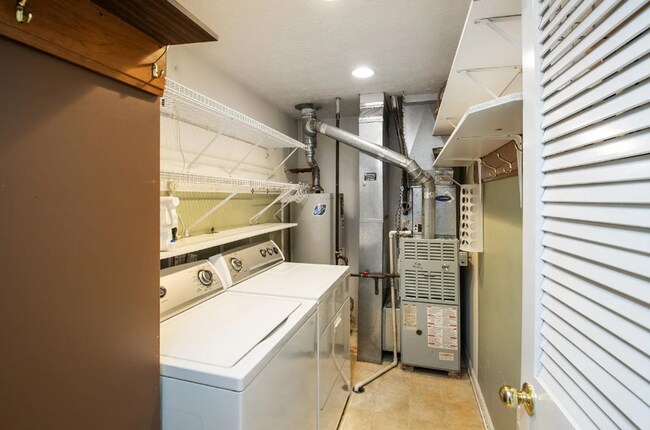 Building Photo - 212 Walter St