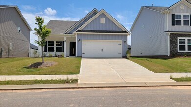 Building Photo - Your Ideal Home Awaits in Simpsonville