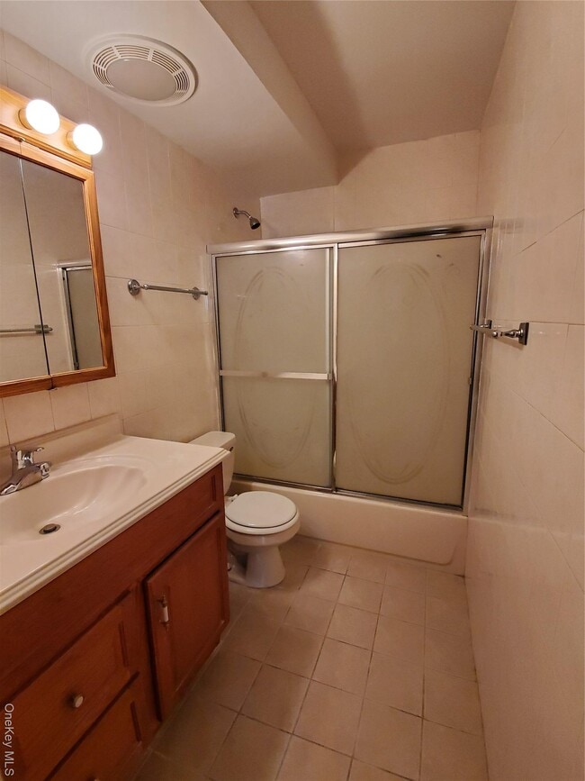 Building Photo - 60-46 69th Pl