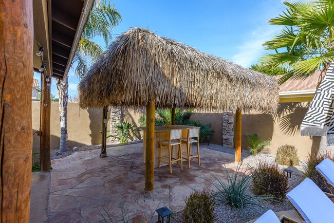 Building Photo - 650 W Palo Verde St