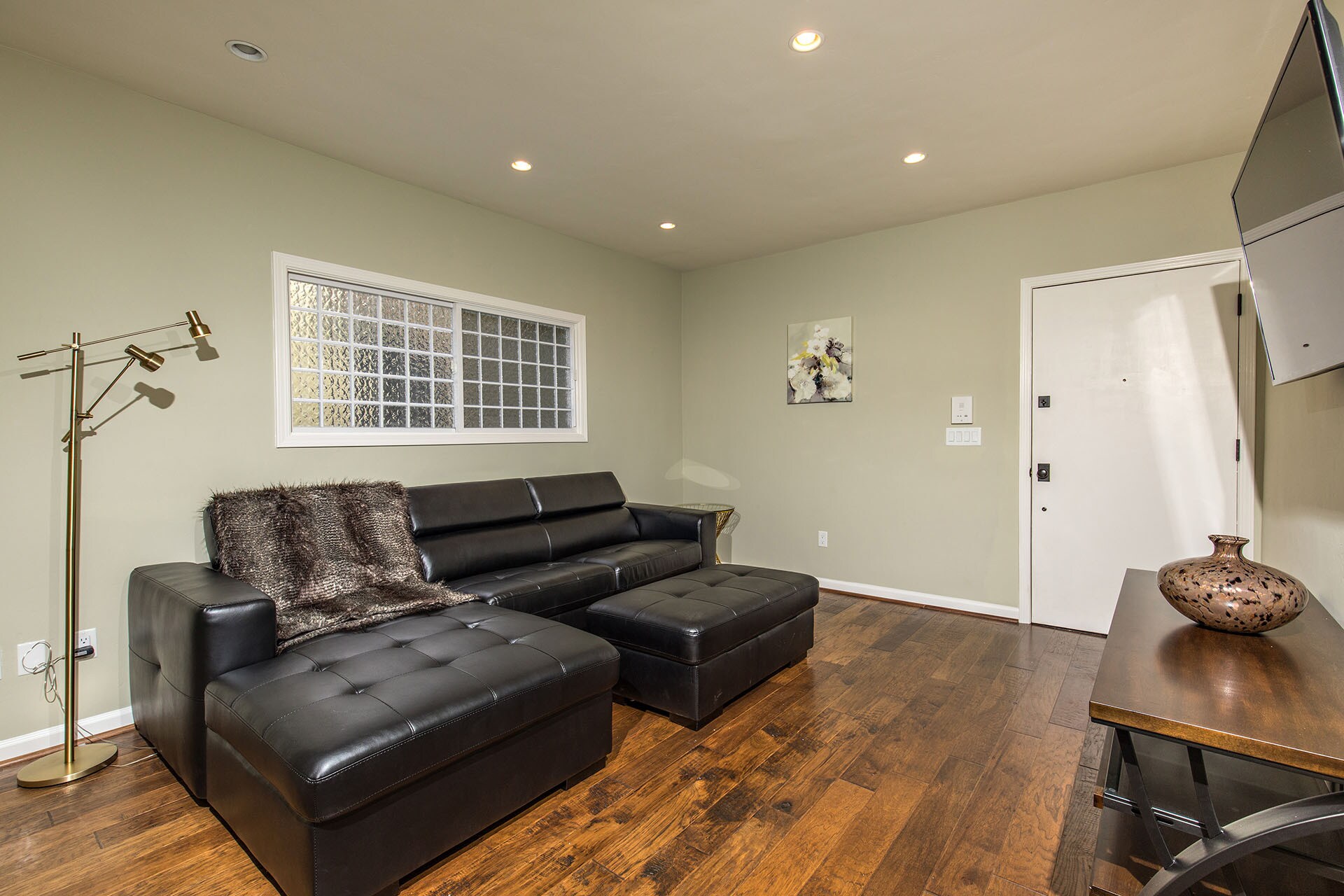 Building Photo - 3572 4th Ave