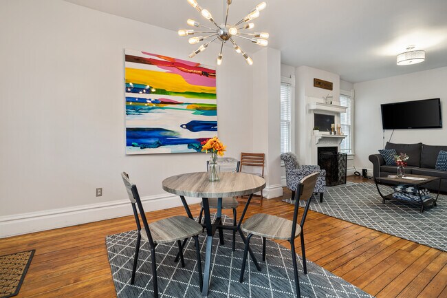 Building Photo - 802 Hamlet St