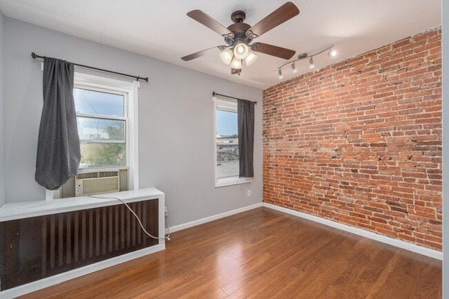 Building Photo - 505 Grundy St