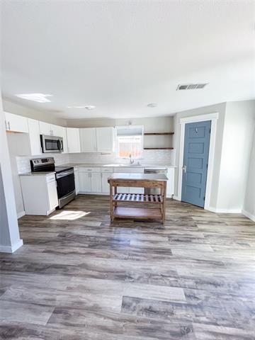 Building Photo - 810 N Alamo Rd