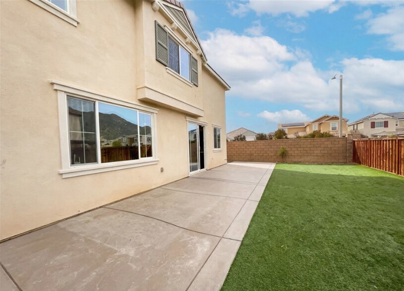 Building Photo - 27552 Gruber Dr