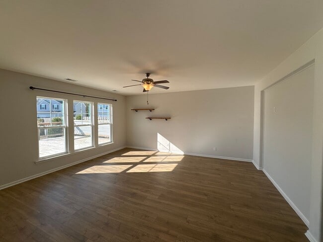 Building Photo - 3 Bed 2.5 Bath Home - Pooler GA