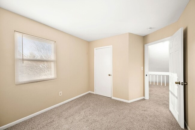 Building Photo - 163 Spruance Rd