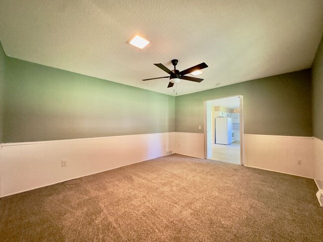 Building Photo - 5247 Silvertown Dr