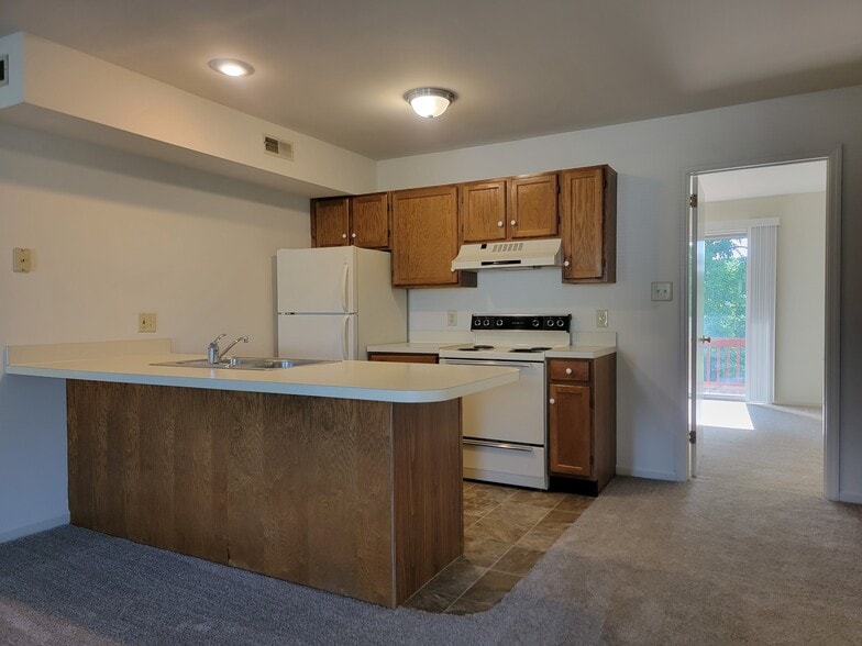 Building Photo - 685 Brunnerville Rd