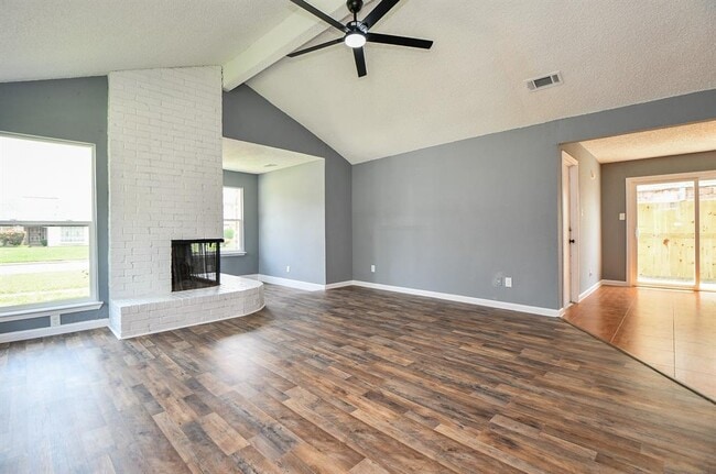 Building Photo - 17022 Quail Park Dr