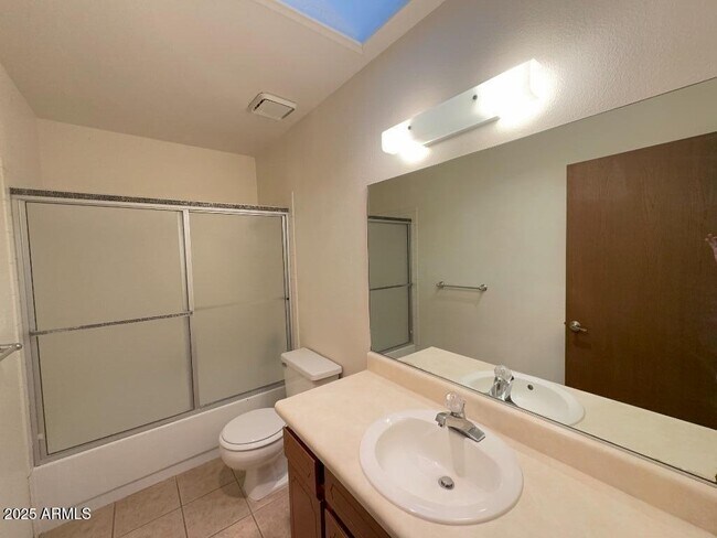 Building Photo - 4221 Plaza Oro Loma