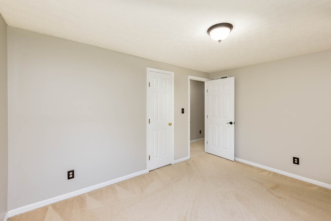 Building Photo - 5952 Sachem Ct