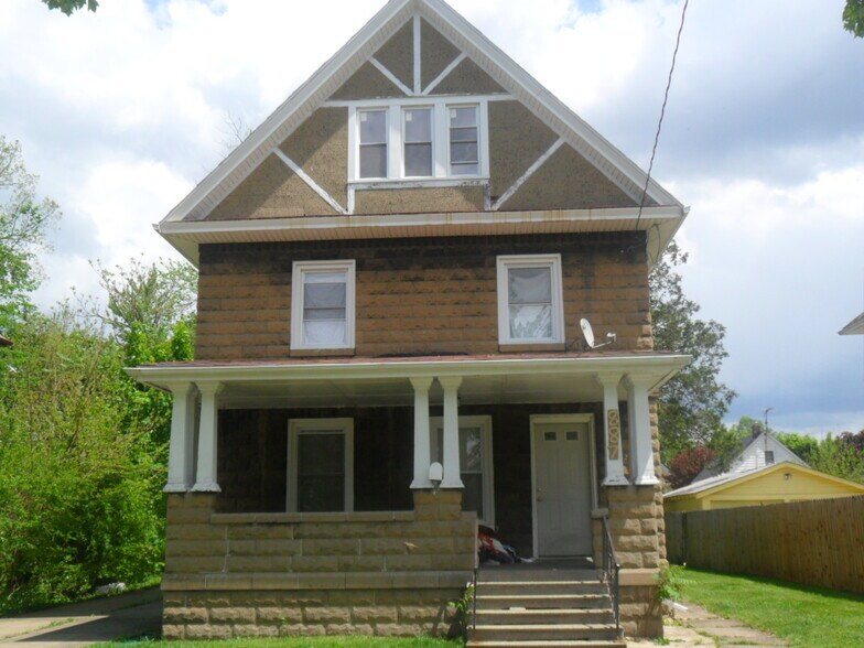 Primary Photo - 887 N Howard St