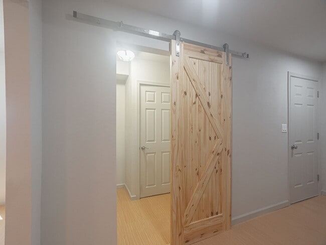 Building Photo - Phenomenally Beautiful FOUR bedroom TWO bath, Newly Remodeled Home! AVAILABLE RENT TO OWN!!