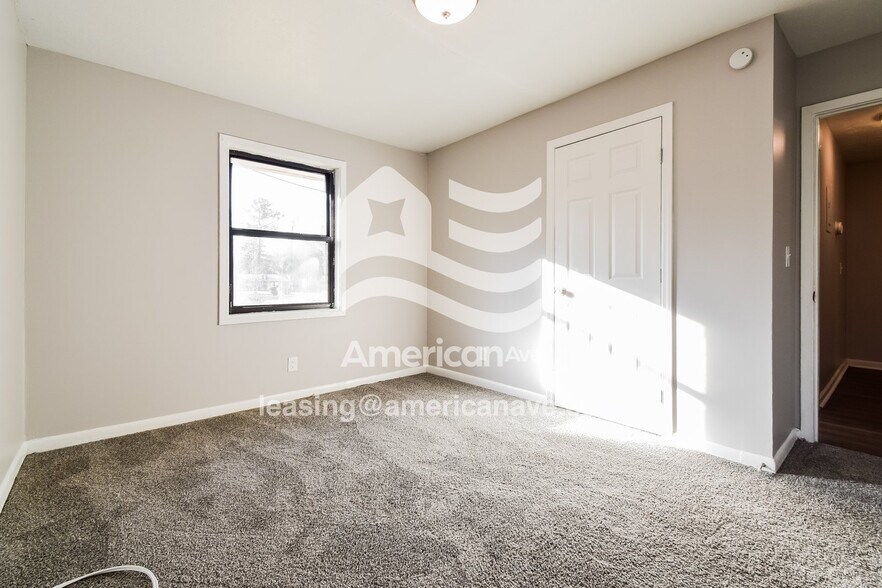 Building Photo - 4935 Lisa Ct