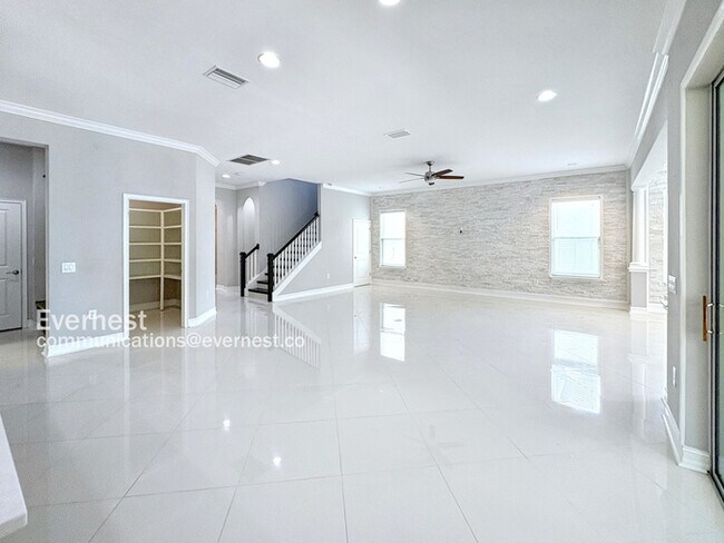 Building Photo - 28892 Perilli Pl